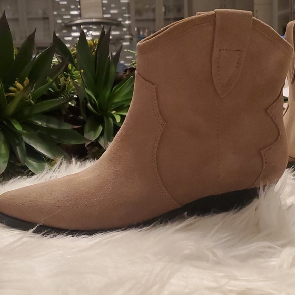 NWT 🎄 chelsea & Violey leather boots FINAL SALE - Picture 4 of 8